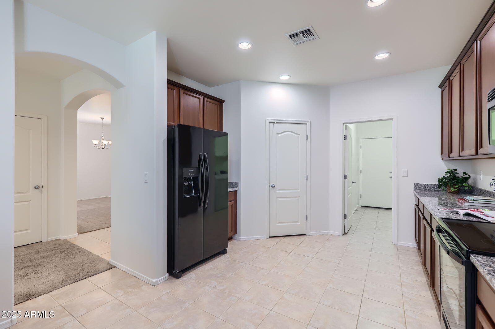 6815 West Carter Road Laveen, AZ 85339 - Photo 7 of 29 Kitchen