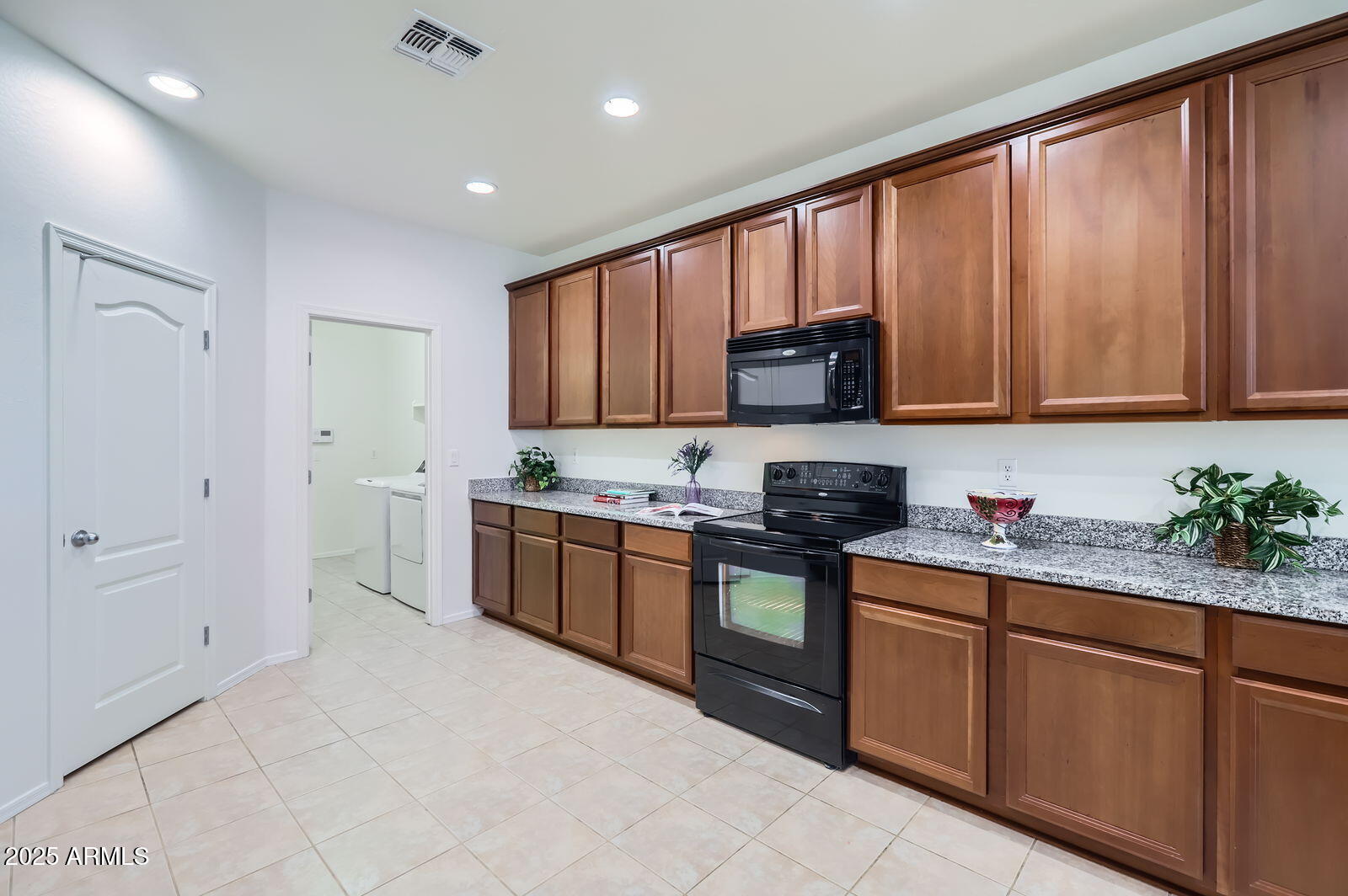 6815 West Carter Road Laveen, AZ 85339 - Photo 9 of 29 Kitchen