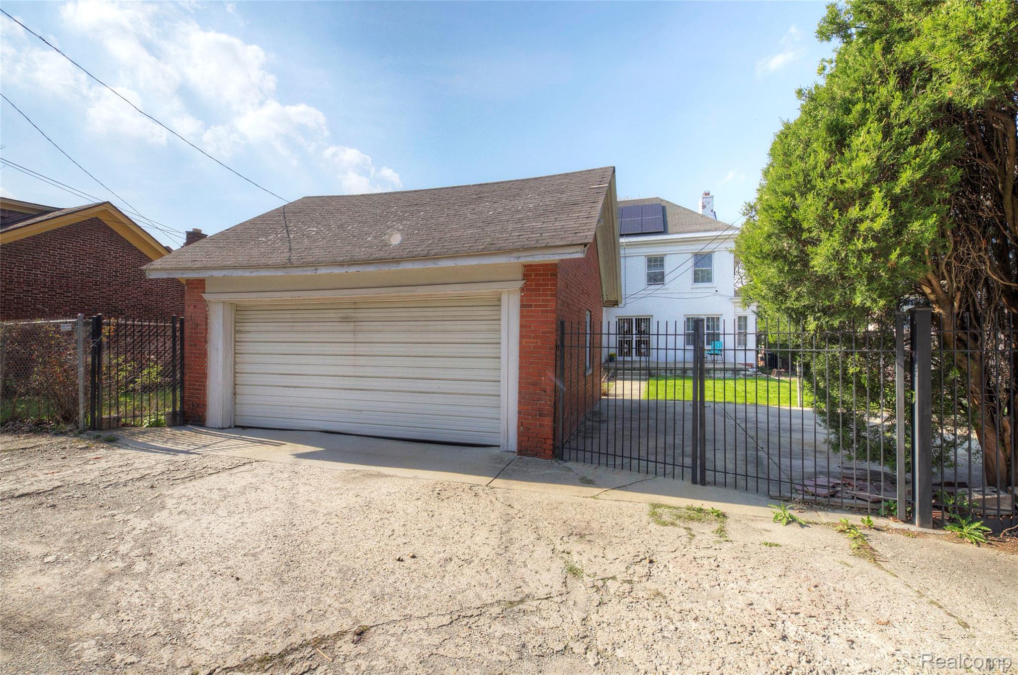 121 Longfellow Street Detroit, MI 48202 - Photo 85 of 87 128 - Garage - 121 Longfellow.jpg