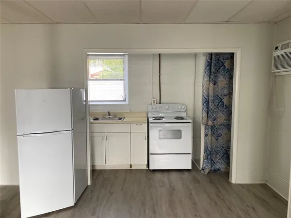 $1,095 | 3421 35th Street North, Unit A, St. Petersburg, FL 33713