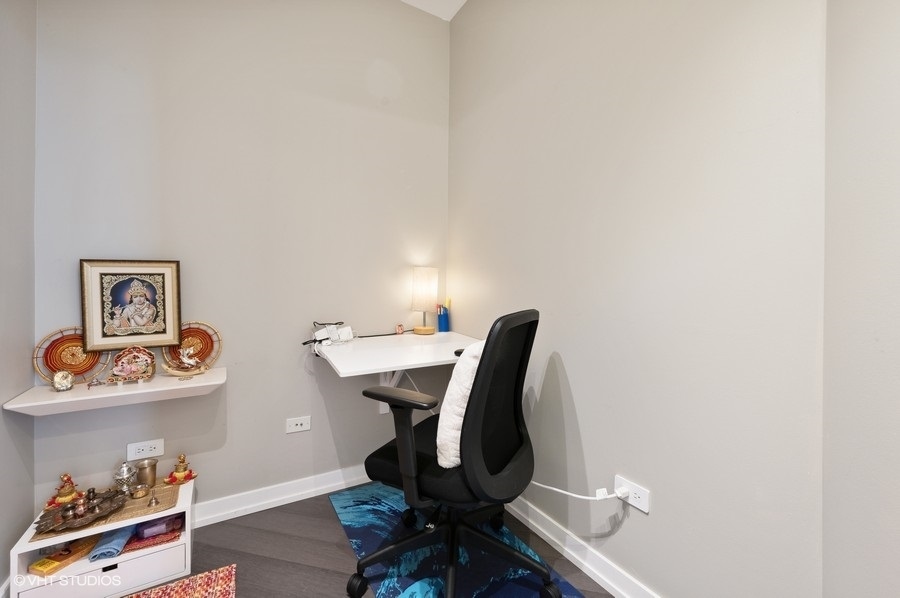 653 North Kingsbury Street, Unit 1401 Chicago, IL 60654 - Photo 18 of 22