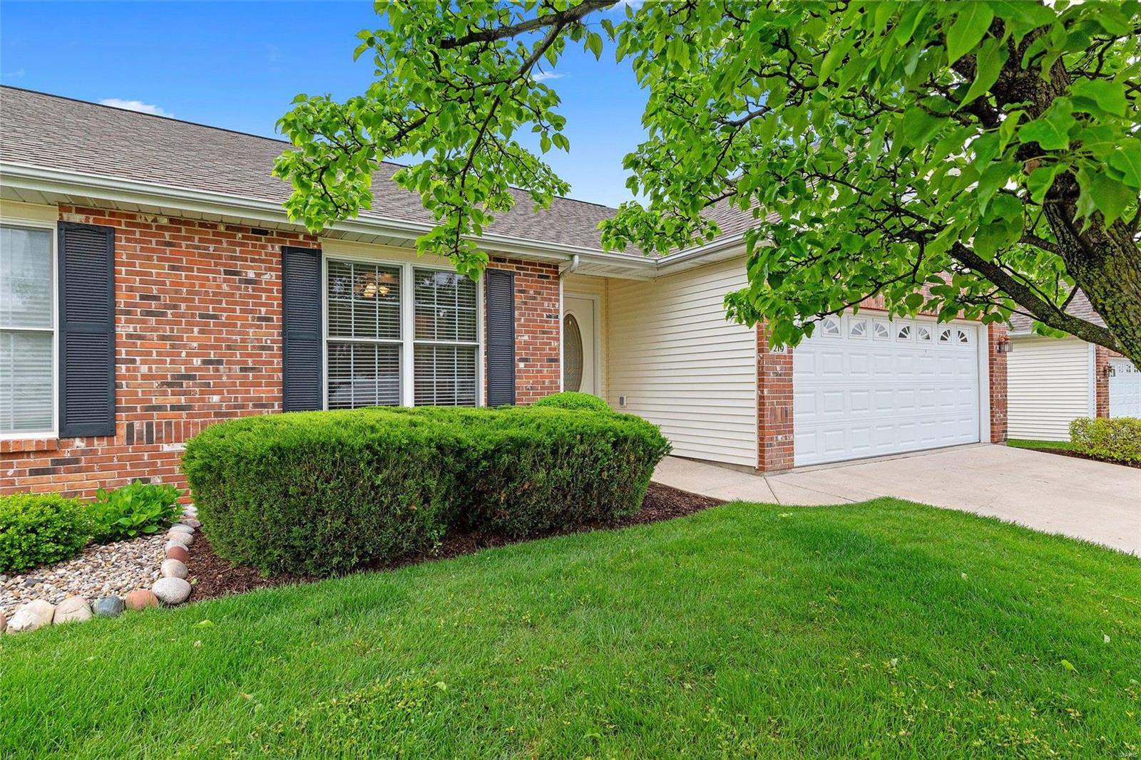 219 Fairgate Drive St. Peters, MO 63376 - Photo 4 of 44