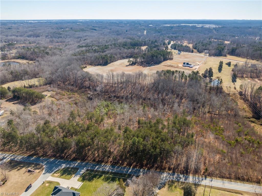 9178 County Line Road Kernersville, NC 27284 - Photo 5 of 28