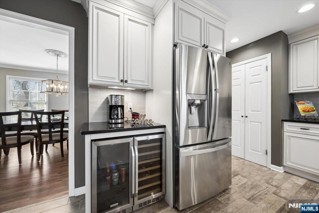 7 Robin Court Chester, NJ 07930 - Photo 13 of 48