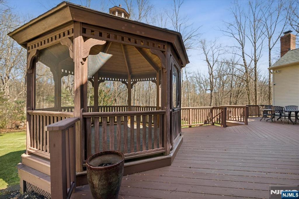 7 Robin Court Chester, NJ 07930 - Photo 20 of 48