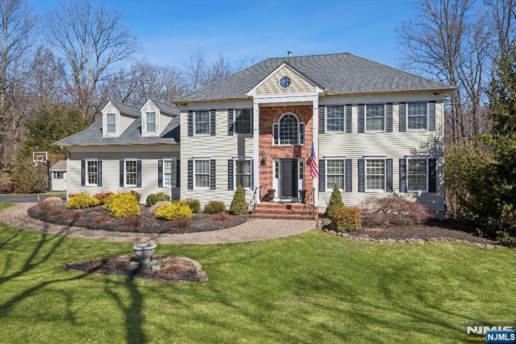 7 Robin Court Chester, NJ 07930 - Photo 2 of 48