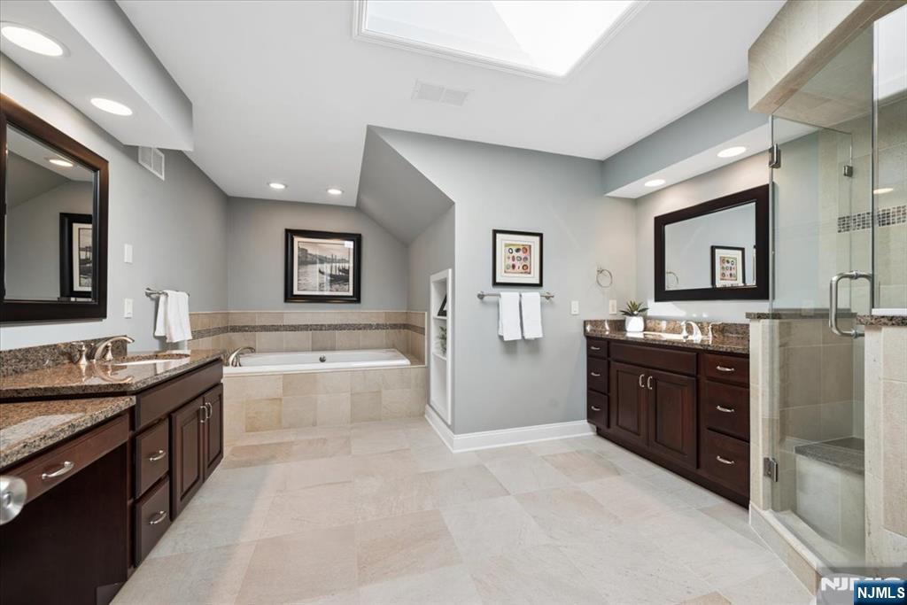 7 Robin Court Chester, NJ 07930 - Photo 25 of 48