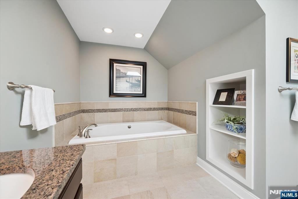 7 Robin Court Chester, NJ 07930 - Photo 26 of 48