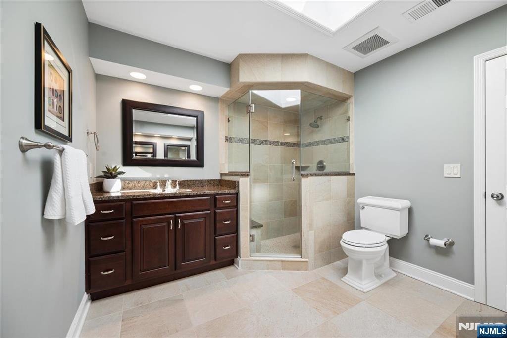 7 Robin Court Chester, NJ 07930 - Photo 27 of 48