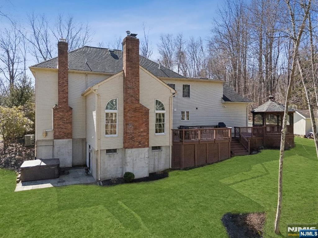 7 Robin Court Chester, NJ 07930 - Photo 39 of 48