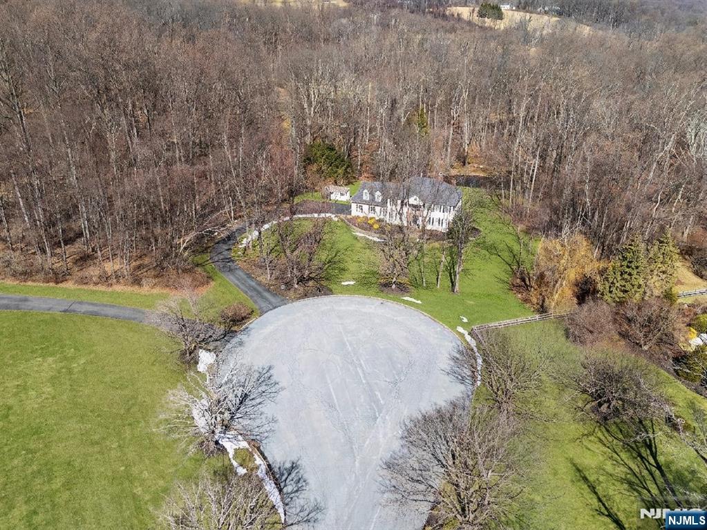 7 Robin Court Chester, NJ 07930 - Photo 42 of 48