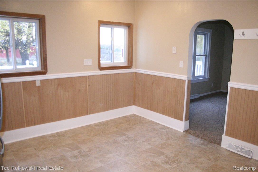 5320 Galbraith Line Road Croswell, MI 48422 - Photo 8 of 10 Dining Room