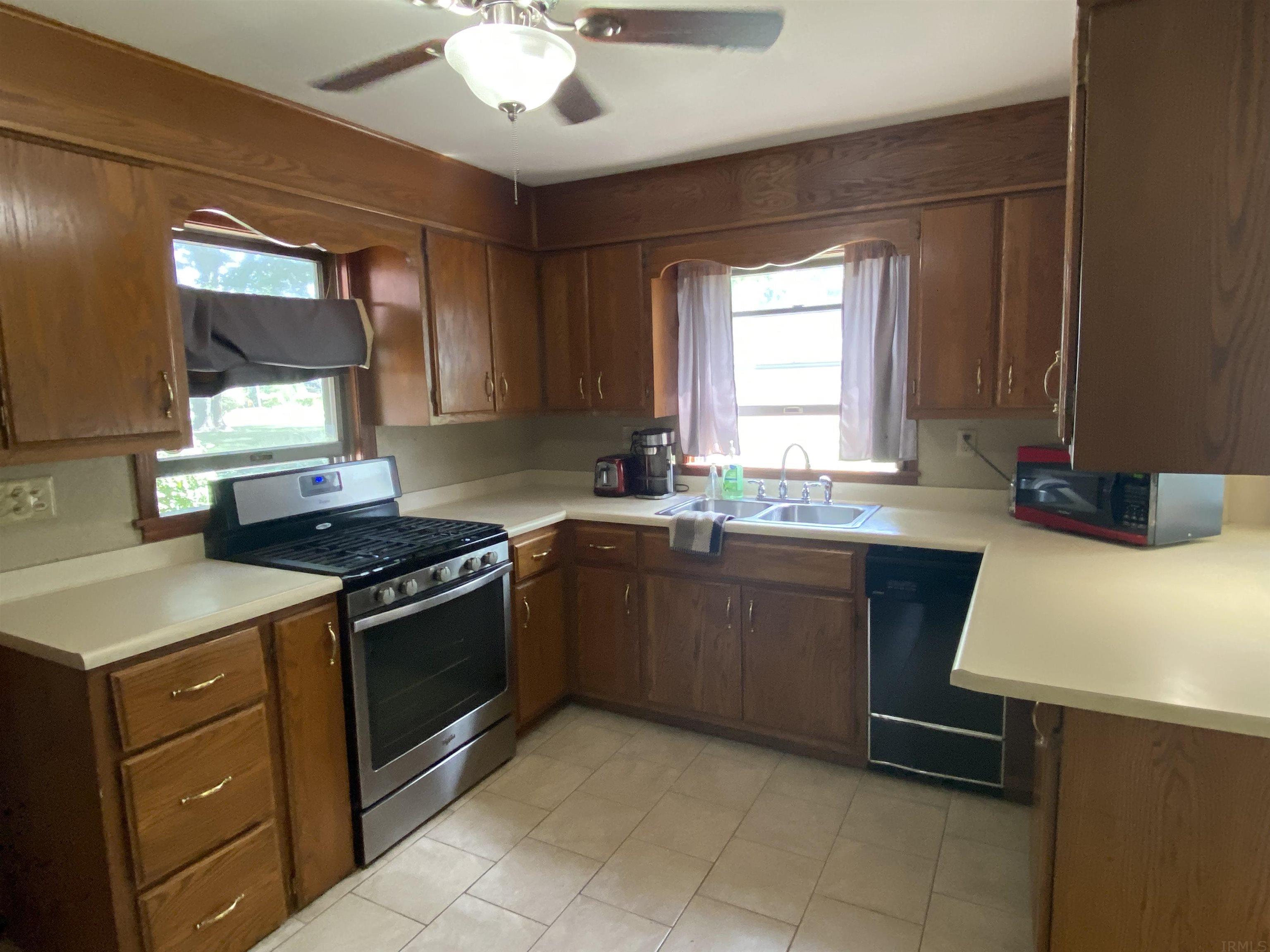 16471 Ireland Road Mishawaka, IN 46544 - Photo 6 of 15 Gallery Image 6