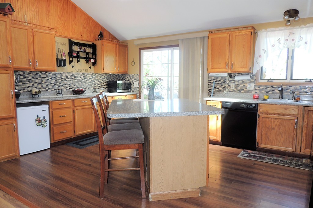 54 Wing Street Springfield, MA 01151 - Photo 4 of 25 Gallery Image 4