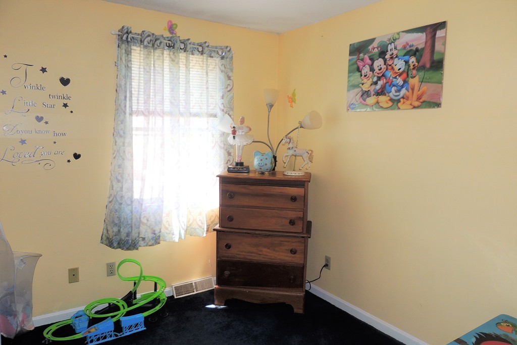 54 Wing Street Springfield, MA 01151 - Photo 7 of 25 Gallery Image 7