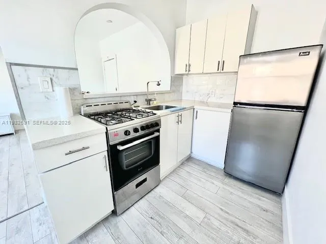 $1,950 | 1618 Michigan Avenue, Unit 21, Miami Beach, FL 33139