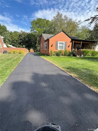 $3,000 | 22618 Brookdale Street, Farmington, MI 48336