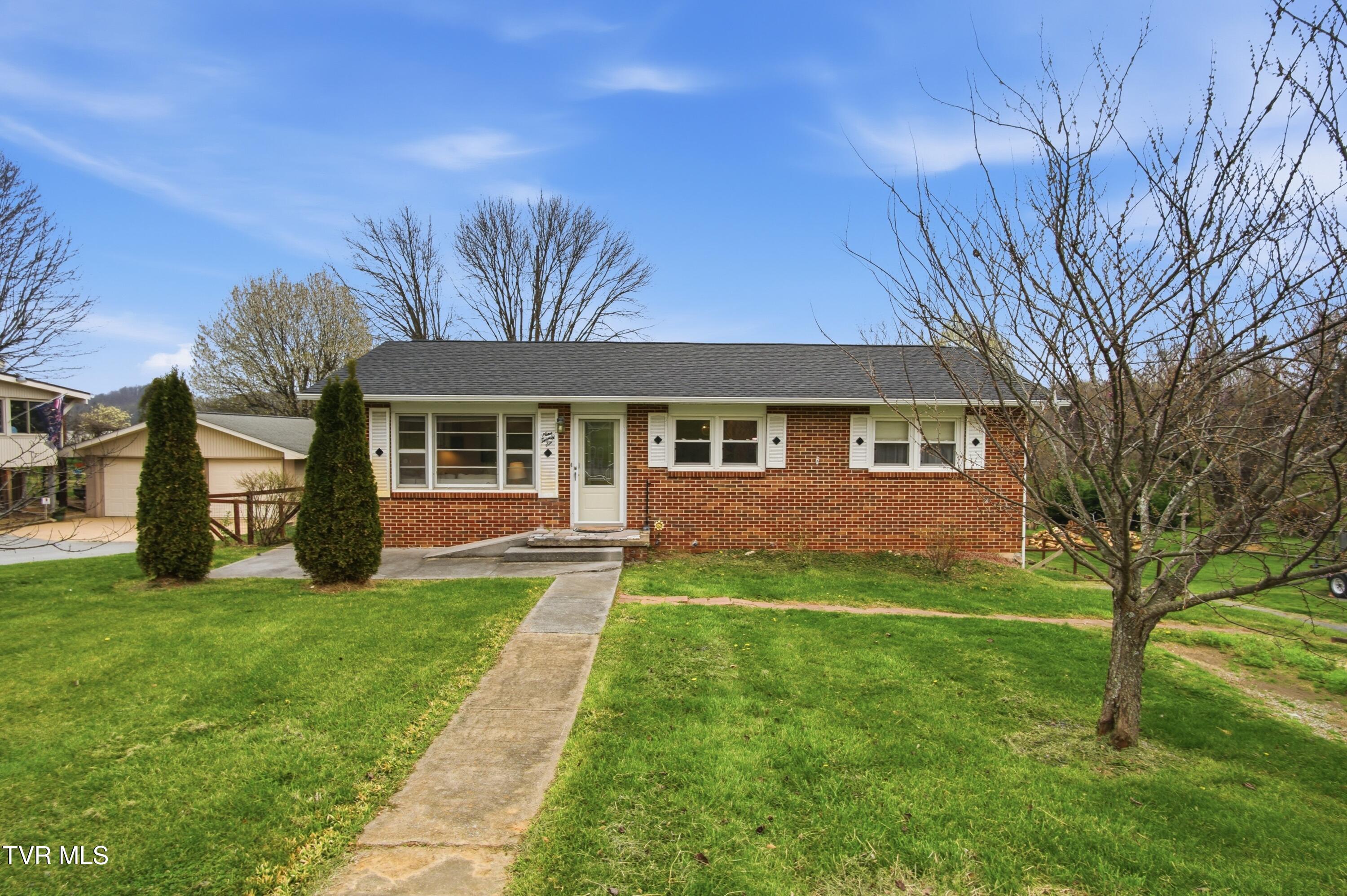 926 East Mountain View Road Johnson City, TN 37601 - Photo 2 of 33 DSC09859