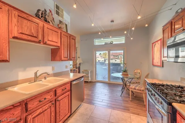 $299,900 | 2305 West Horizon Ridge Parkway, Unit 2413, Henderson, NV 89052