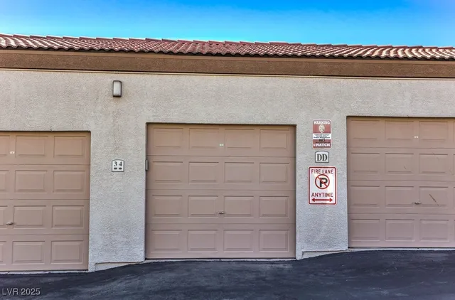 $299,900 | 2305 West Horizon Ridge Parkway, Unit 2413, Henderson, NV 89052