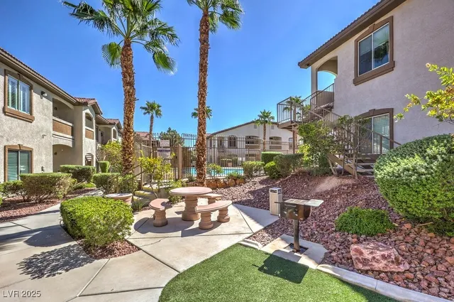 $299,900 | 2305 West Horizon Ridge Parkway, Unit 2413, Henderson, NV 89052