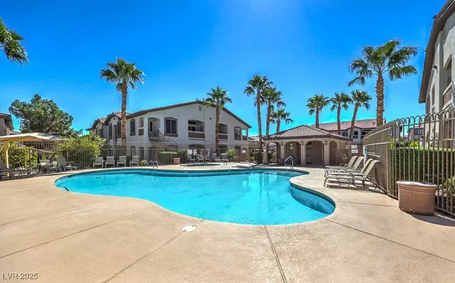 $299,900 | 2305 West Horizon Ridge Parkway, Unit 2413, Henderson, NV 89052