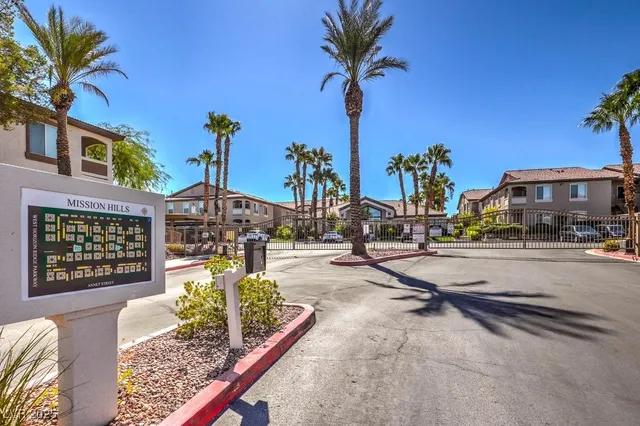 $299,900 | 2305 West Horizon Ridge Parkway, Unit 2413, Henderson, NV 89052