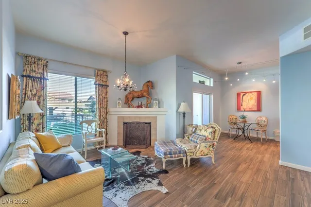 $299,900 | 2305 West Horizon Ridge Parkway, Unit 2413, Henderson, NV 89052