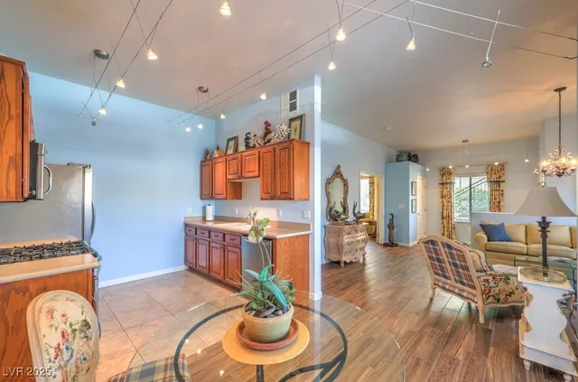 $299,900 | 2305 West Horizon Ridge Parkway, Unit 2413, Henderson, NV 89052