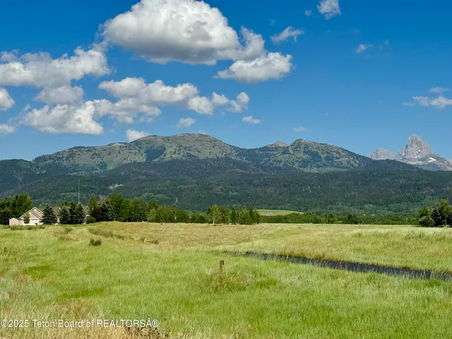 $470,000 | 2410 Snow Crest Ranch Drive, Driggs, ID 83422