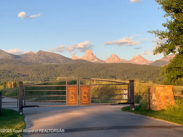 $470,000 | 2410 Snow Crest Ranch Drive, Driggs, ID 83422