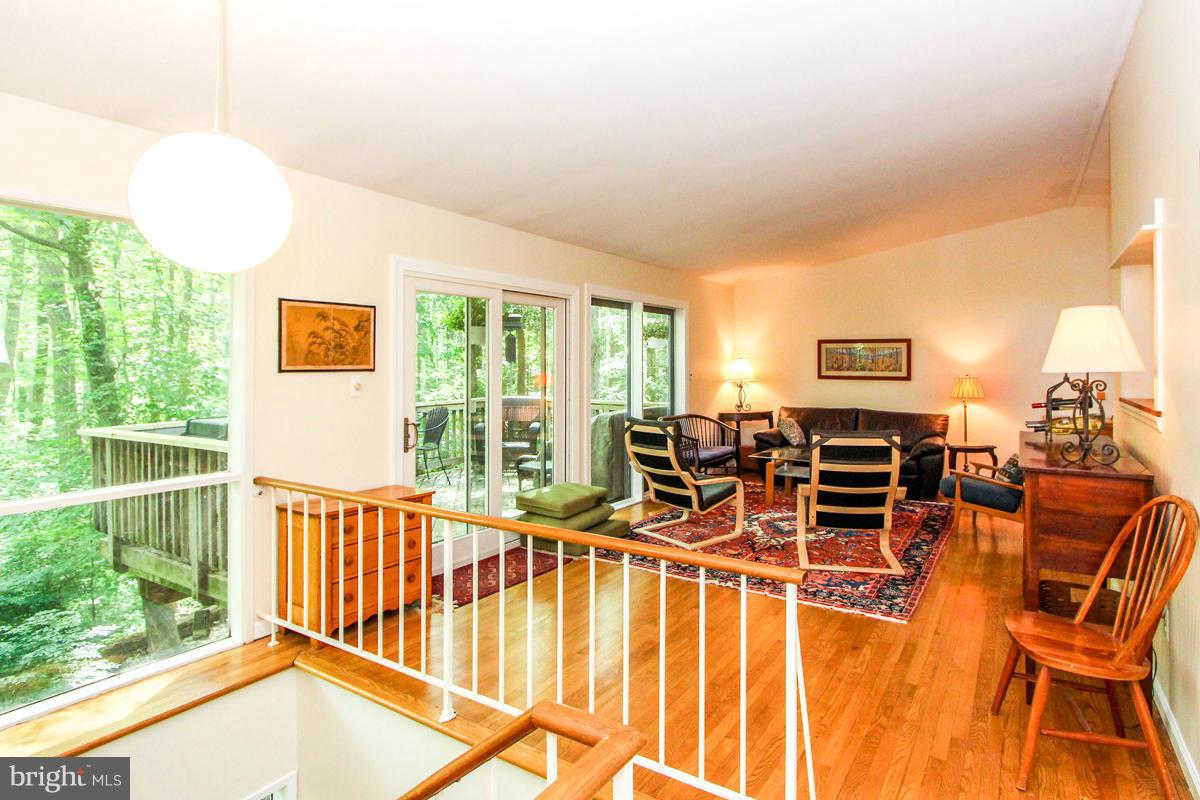 2501 Fauquier Lane Reston, VA 20191 - Photo 3 of 30 Living Room