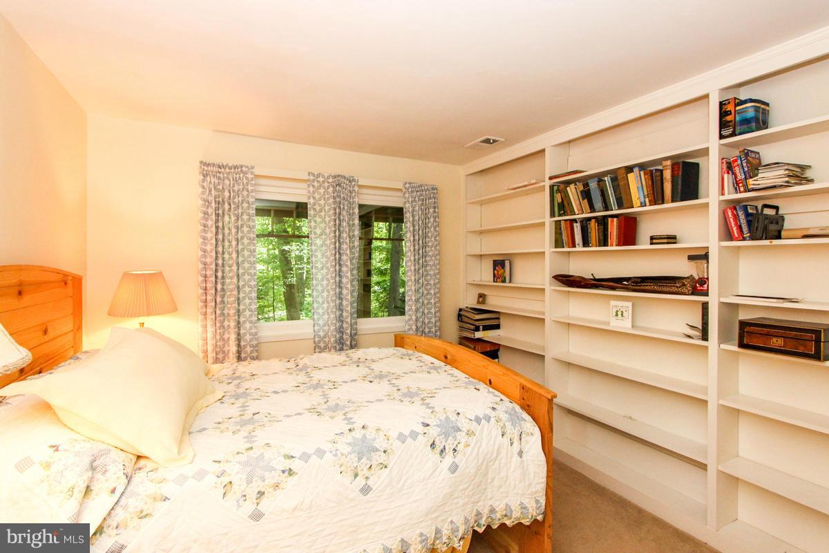 2501 Fauquier Lane Reston, VA 20191 - Photo 25 of 30 Bedroom