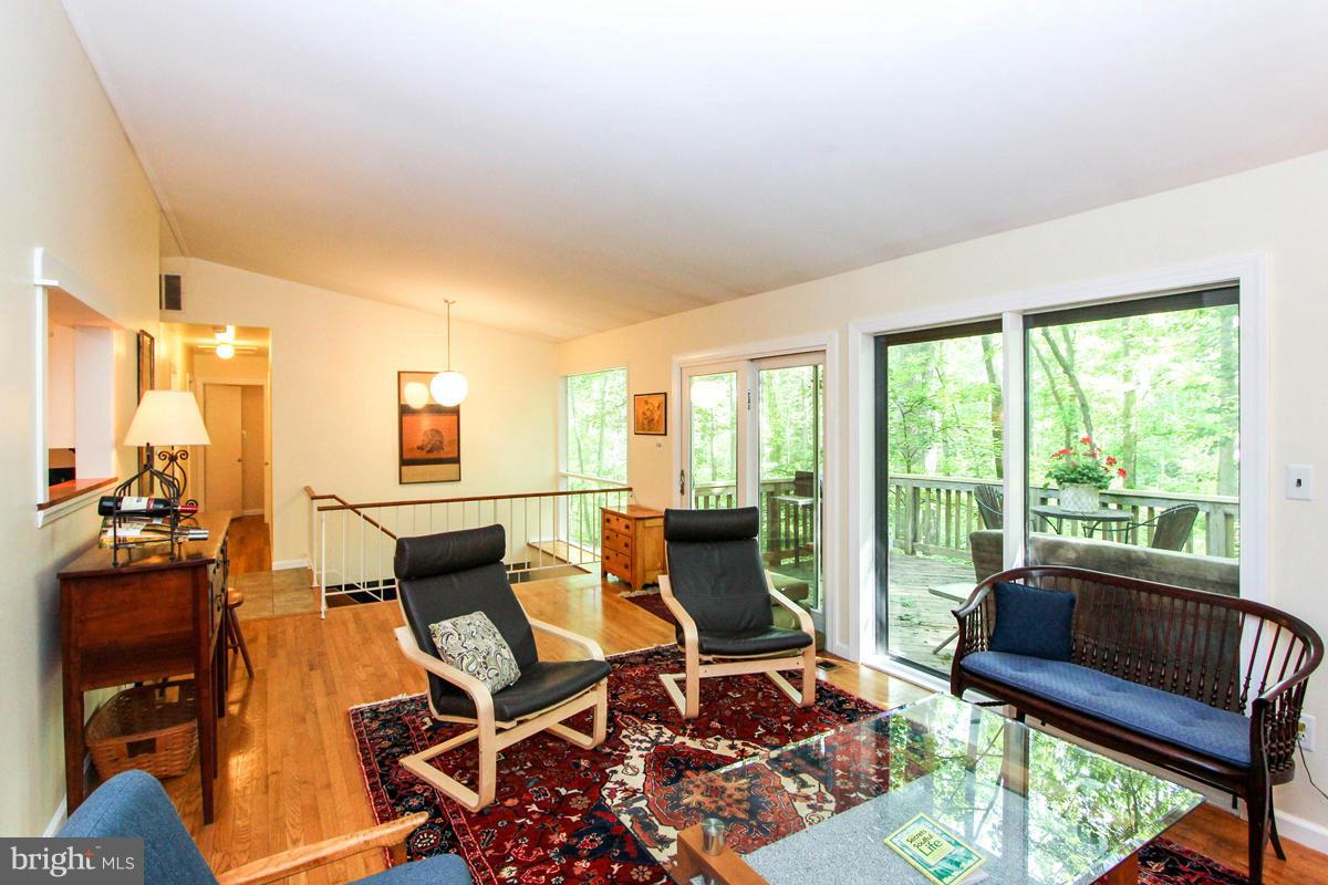2501 Fauquier Lane Reston, VA 20191 - Photo 5 of 30 Living Room