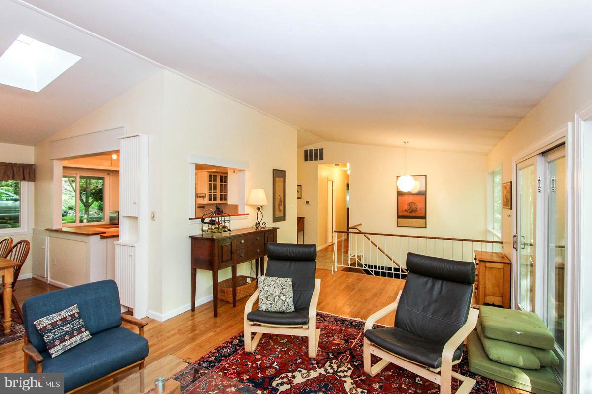2501 Fauquier Lane Reston, VA 20191 - Photo 6 of 30 Living Room