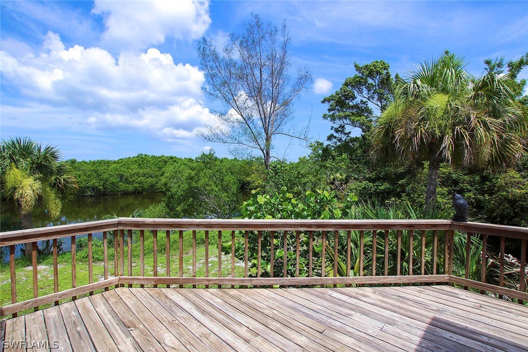 813 Rabbit Road Sanibel, FL 33957 - Photo 3 of 24 Gallery Image 3