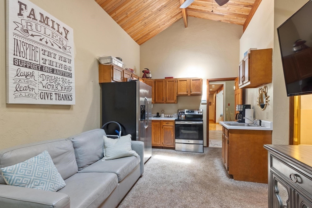 112 Elm Street Auburn, MA 01501 - Photo 29 of 42
