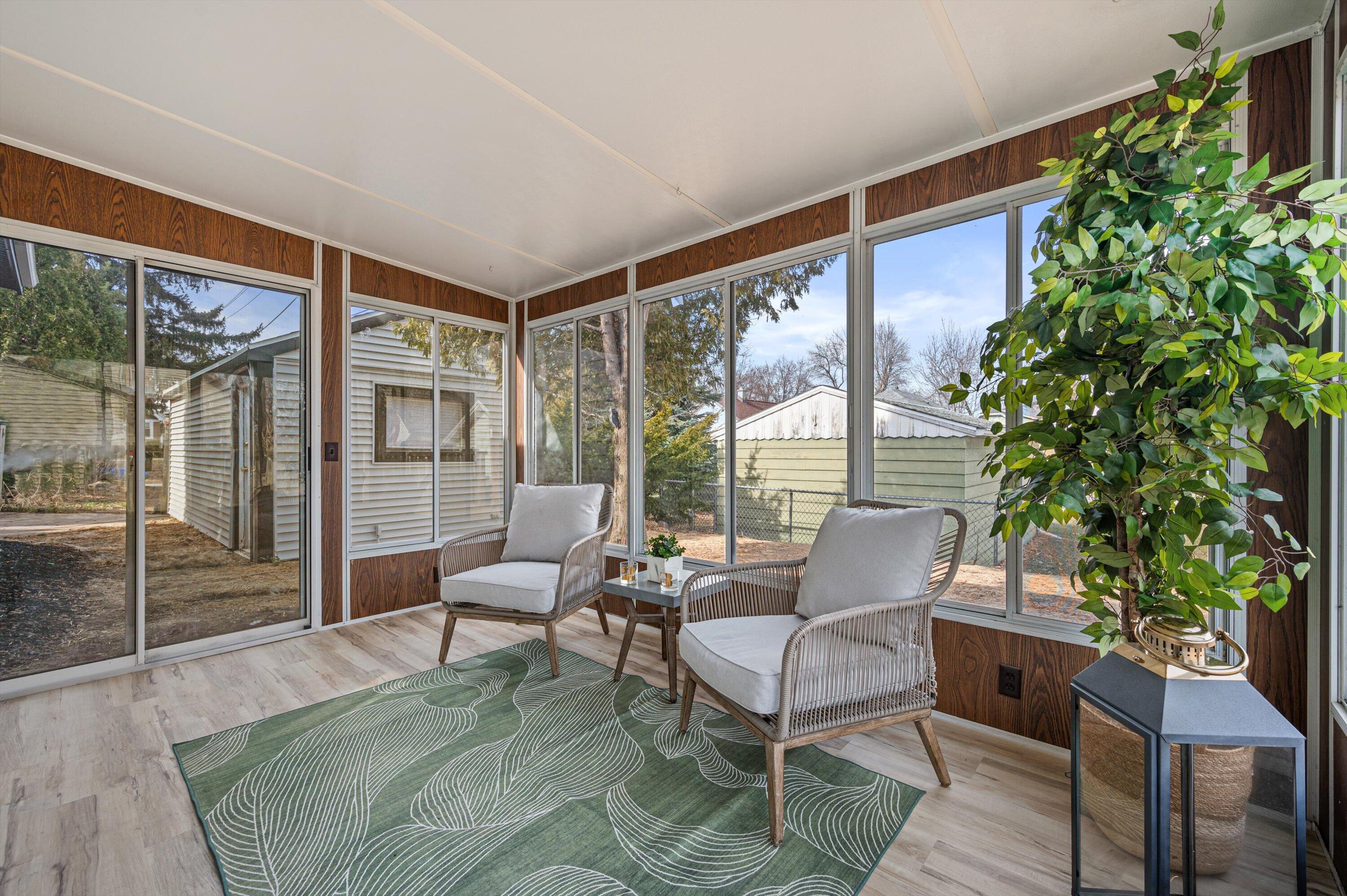 158 North 59th Street Milwaukee, WI 53213 - Photo 16 of 23 Screen Porch