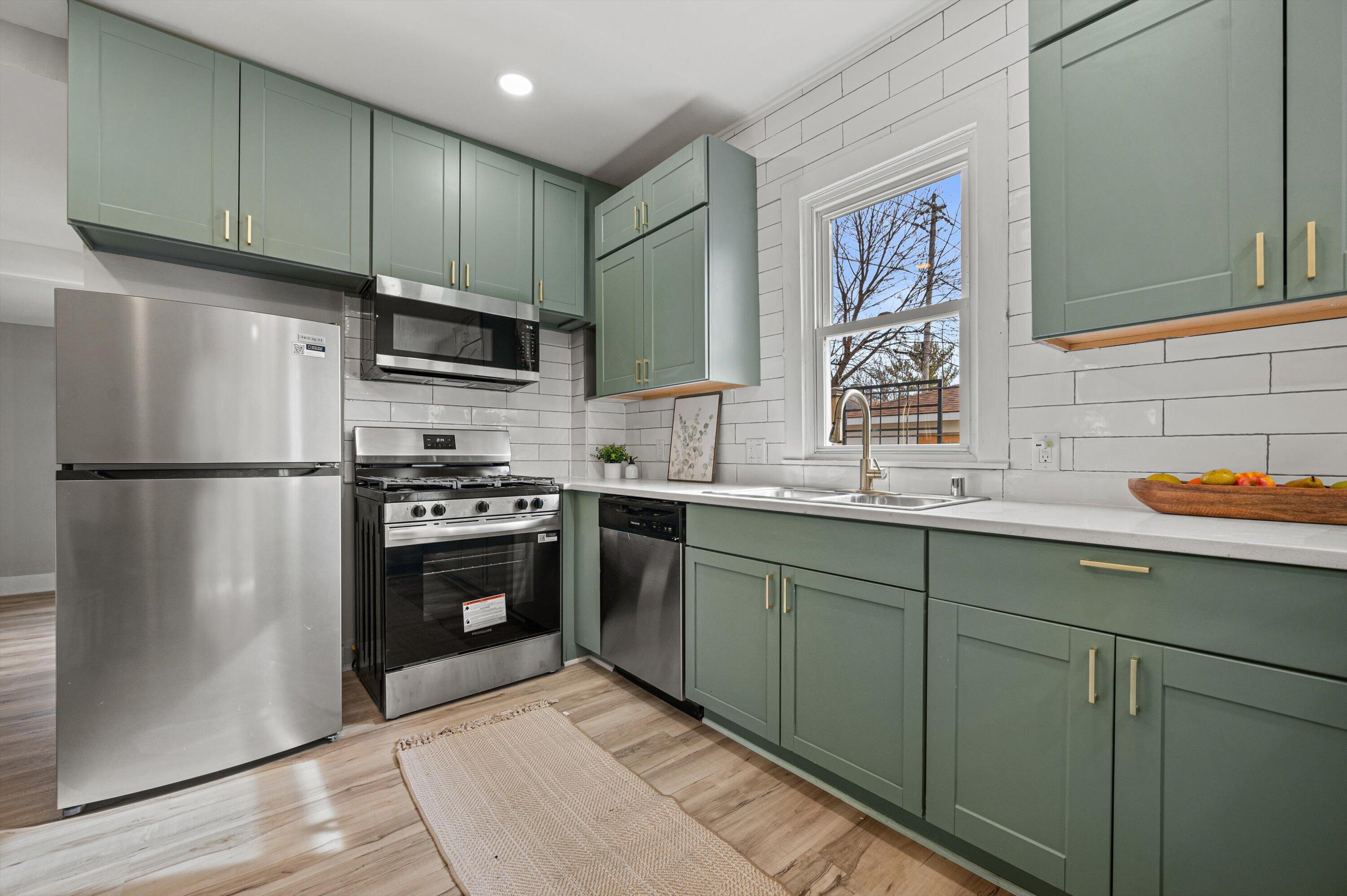158 North 59th Street Milwaukee, WI 53213 - Photo 2 of 23 Kitchen