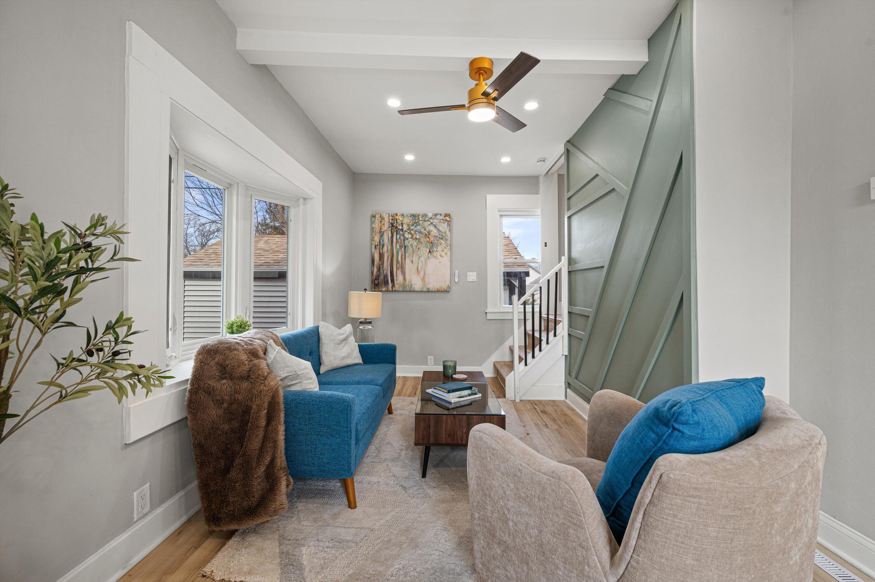 158 North 59th Street Milwaukee, WI 53213 - Photo 3 of 23 Living