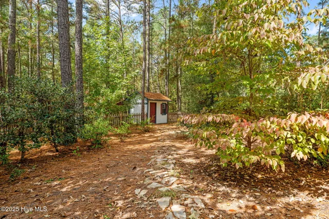 $399,000 | 11 Sunset Drive, Whispering Pines, NC 28327