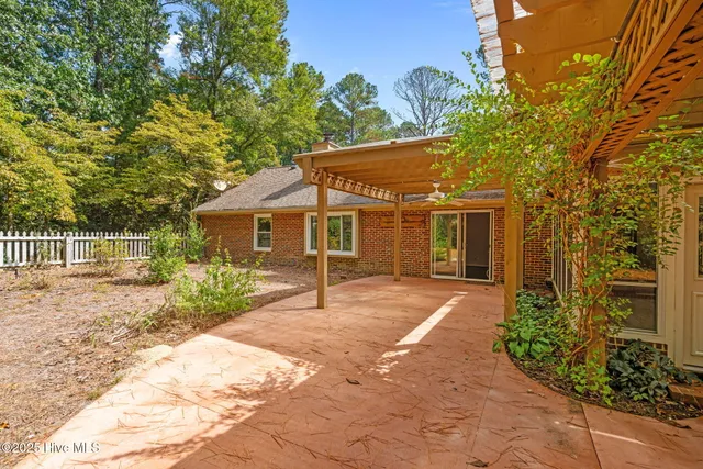 $399,000 | 11 Sunset Drive, Whispering Pines, NC 28327