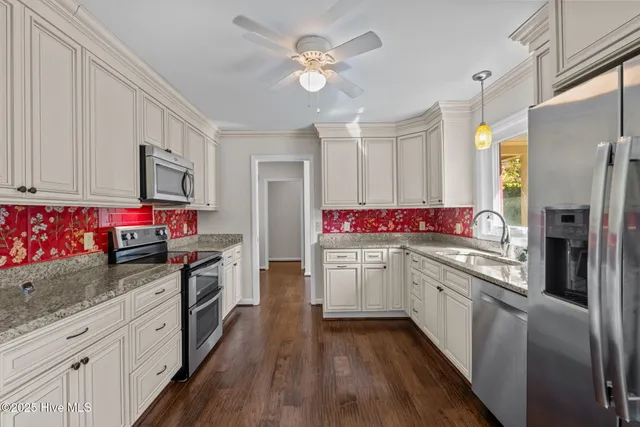 $399,000 | 11 Sunset Drive, Whispering Pines, NC 28327