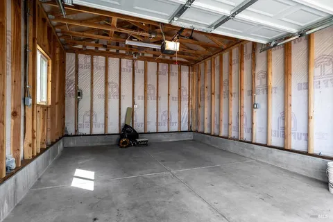 a view of front of house with a yard