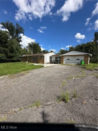 $275,000 | 2715 Cabin Drive, Wickliffe, OH 44092