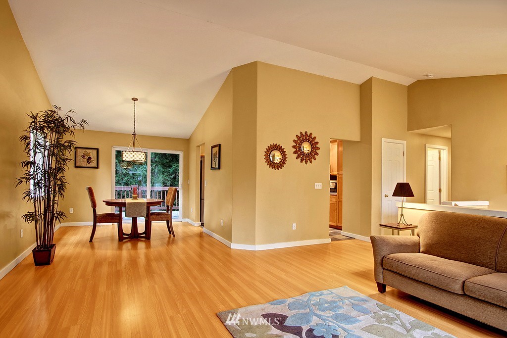 24 Winesap Road Bothell, WA 98012 - Photo 3 of 20