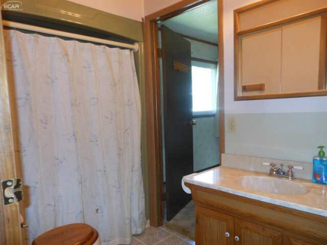 2637 O Brien Road Mayville, MI 48744 - Photo 5 of 18 21206084-4.JPG