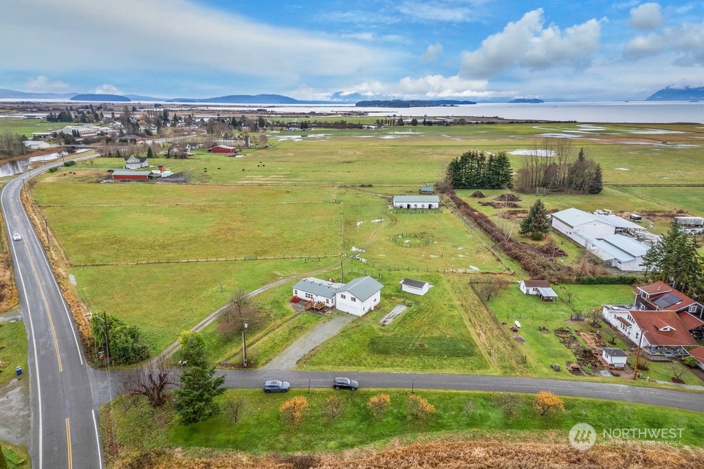 14639 East Edison Road Bow, WA 98232 - Photo 11 of 39 Gallery Image 11