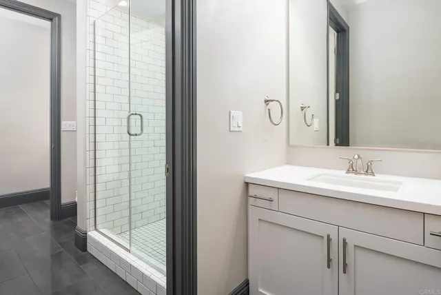 a view of a livingroom with a ceiling fan