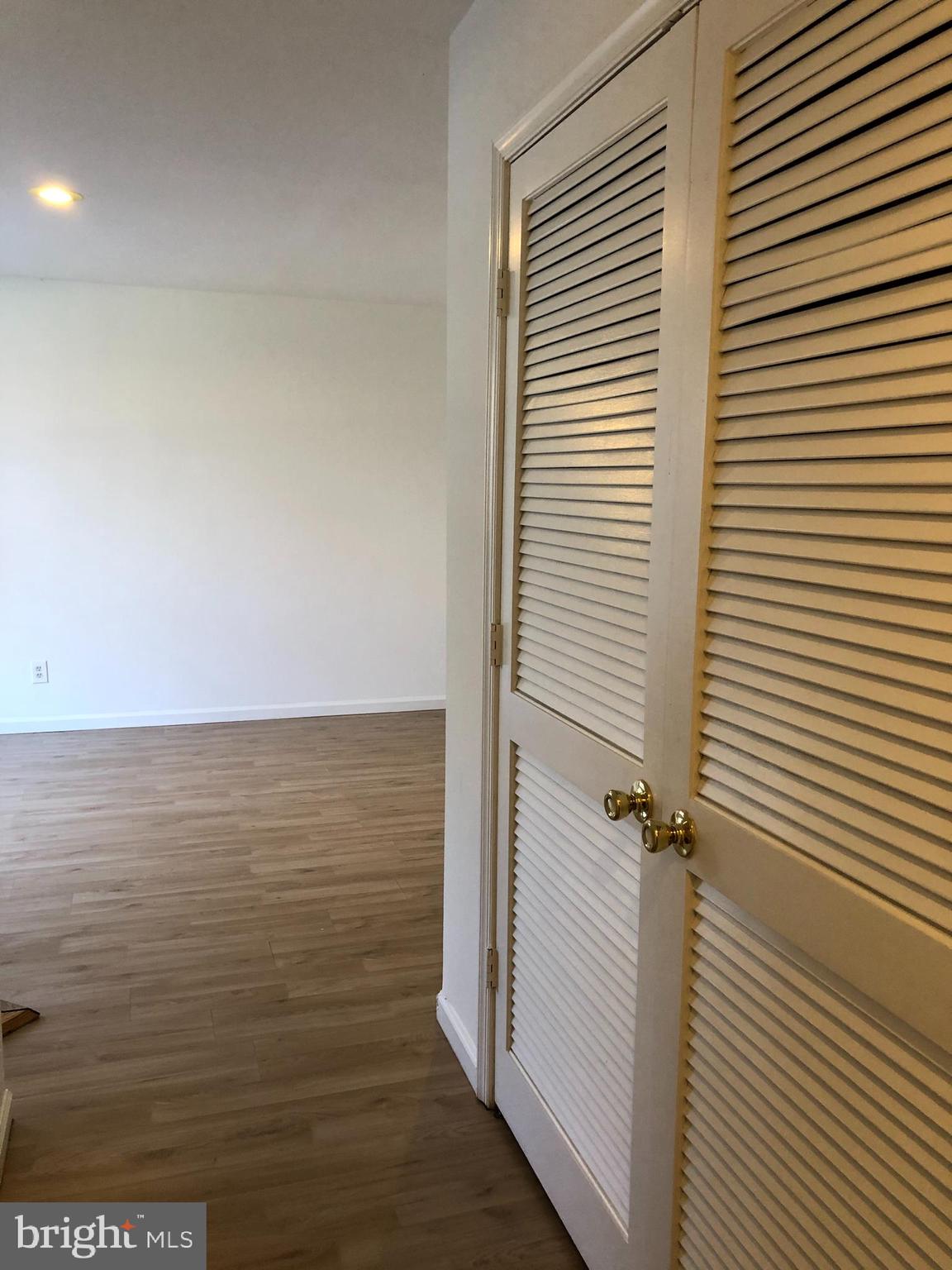 15673 Viewpoint Circle Dumfries, VA 22025 - Photo 52 of 58 Hallway to LL